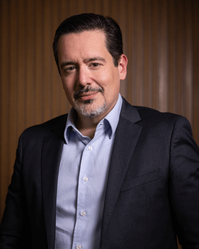 Dr. André Cervantes